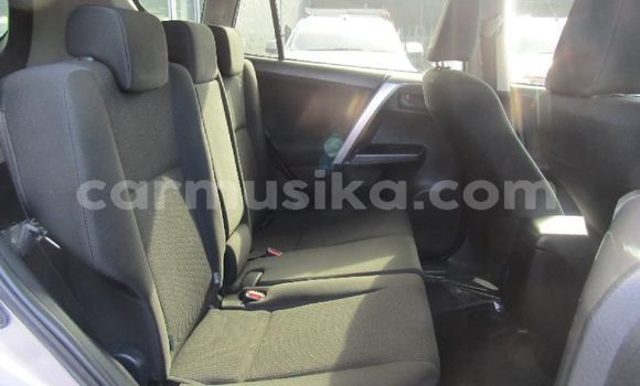 Acheter Occasion Voiture Toyota RAV4 Gris à Beitbridge, Matabeleland South Acheter Occasion Voiture Toyota RAV4 Gris à Beitbridge, Matabeleland South