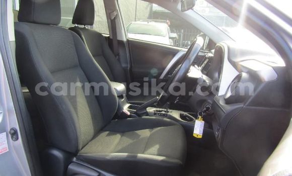 Acheter Occasion Voiture Toyota RAV4 Gris à Beitbridge, Matabeleland South Acheter Occasion Voiture Toyota RAV4 Gris à Beitbridge, Matabeleland South