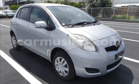 Nunua Ilio tumika Toyota Vitz Fedha Gari ndani ya Beitbridge nchini Matabeleland Kusini