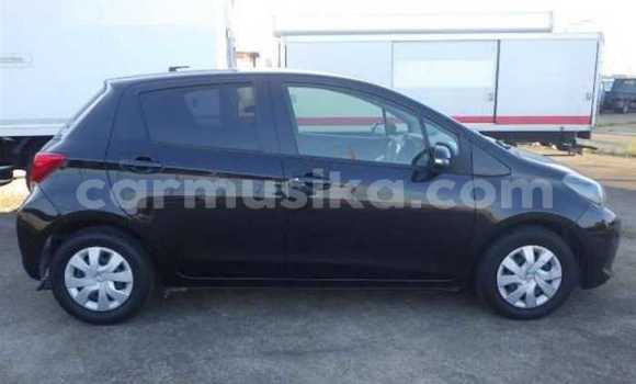 Buy Used Toyota Vitz Black Car in Beitbridge in Matabeleland South Buy Used Toyota Vitz Black Car in Beitbridge in Matabeleland South