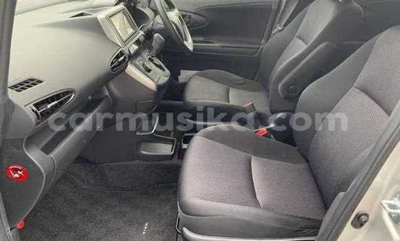 Tenga Tsaru Toyota Wish Sirivha Mota in Beitbridge in Matabeleland South Tenga Tsaru Toyota Wish Sirivha Mota in Beitbridge in Matabeleland South