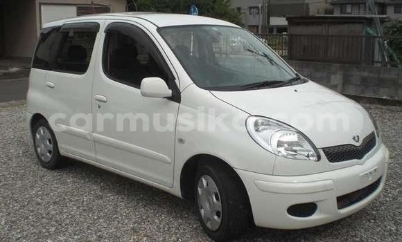 Buy Used Toyota FunCargo White Car in Beitbridge in Matabeleland South Buy Used Toyota FunCargo White Car in Beitbridge in Matabeleland South