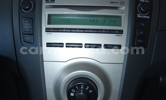 Acheter Occasion Voiture Toyota Yaris Blanc à Beitbridge, Matabeleland South Acheter Occasion Voiture Toyota Yaris Blanc à Beitbridge, Matabeleland South