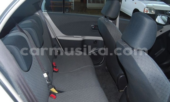 Acheter Occasion Voiture Toyota Yaris Blanc à Beitbridge, Matabeleland South Acheter Occasion Voiture Toyota Yaris Blanc à Beitbridge, Matabeleland South