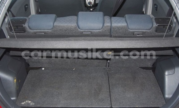 Acheter Occasion Voiture Toyota Yaris Blanc à Beitbridge, Matabeleland South Acheter Occasion Voiture Toyota Yaris Blanc à Beitbridge, Matabeleland South