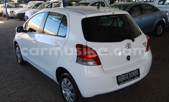 Acheter Occasion Voiture Toyota Yaris Blanc à Beitbridge, Matabeleland South Acheter Occasion Voiture Toyota Yaris Blanc à Beitbridge, Matabeleland South