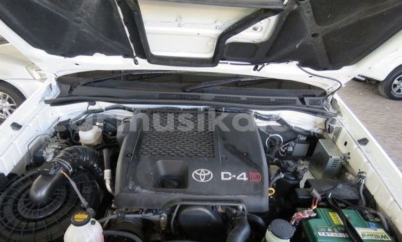 Nunua Ilio tumika Toyota Hilux Nyeupe Gari ndani ya Beitbridge nchini Matabeleland Kusini