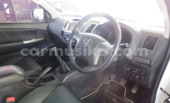 Acheter Occasion Voiture Toyota Hilux Blanc à Beitbridge, Matabeleland South Acheter Occasion Voiture Toyota Hilux Blanc à Beitbridge, Matabeleland South