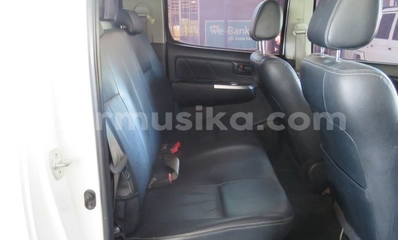 Acheter Occasion Voiture Toyota Hilux Blanc à Beitbridge, Matabeleland South Acheter Occasion Voiture Toyota Hilux Blanc à Beitbridge, Matabeleland South