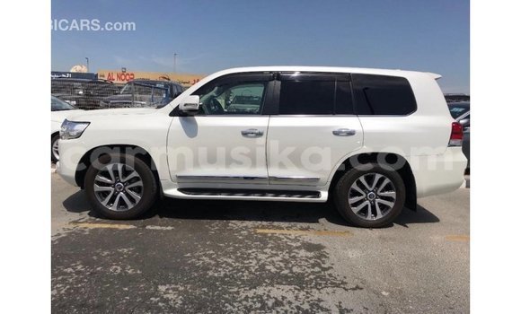 Buy Import Toyota Land Cruiser White Car in Import - Dubai in Harare Buy Import Toyota Land Cruiser White Car in Import - Dubai in Harare