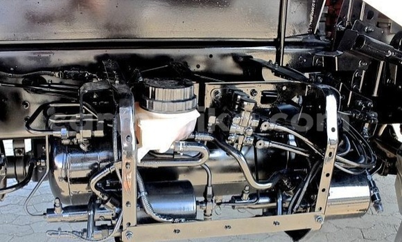 Acheter Occasion Utilitaire Hino 300 Blanc à Beitbridge, Matabeleland South Acheter Occasion Utilitaire Hino 300 Blanc à Beitbridge, Matabeleland South