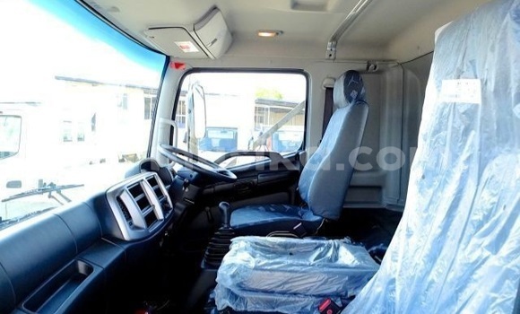 Acheter Occasion Utilitaire Hino 300 Blanc à Beitbridge, Matabeleland South Acheter Occasion Utilitaire Hino 300 Blanc à Beitbridge, Matabeleland South