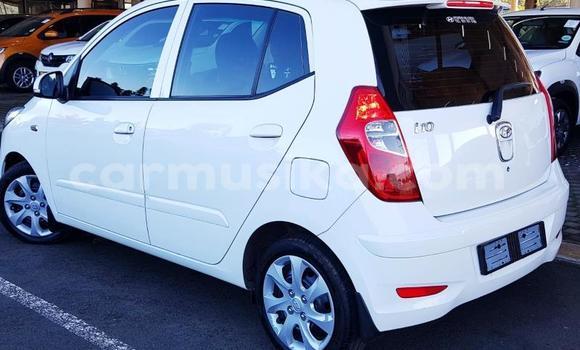 Buy Used Hyundai i10 White Car in Beitbridge in Matabeleland South Buy Used Hyundai i10 White Car in Beitbridge in Matabeleland South