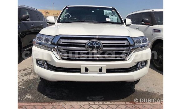 Buy Import Toyota Land Cruiser White Car in Import - Dubai in Harare Buy Import Toyota Land Cruiser White Car in Import - Dubai in Harare