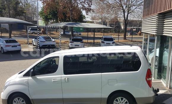 Tenga Tsaru Hyundai H1 Chena Mota in Beitbridge in Matabeleland South Tenga Tsaru Hyundai H1 Chena Mota in Beitbridge in Matabeleland South