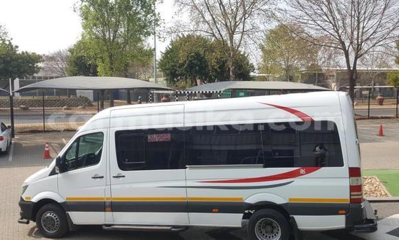 Acheter Occasion Utilitaire Mercedes‒Benz Sprinter Blanc à Beitbridge, Matabeleland South Acheter Occasion Utilitaire Mercedes‒Benz Sprinter Blanc à Beitbridge, Matabeleland South