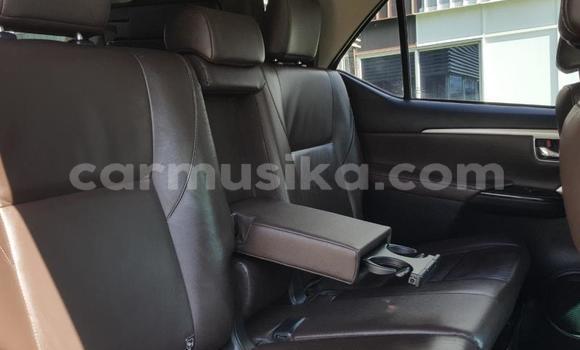 Acheter Occasion Voiture Toyota Fortuner Gris à Beitbridge, Matabeleland South Acheter Occasion Voiture Toyota Fortuner Gris à Beitbridge, Matabeleland South