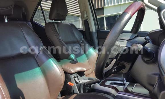 Acheter Occasion Voiture Toyota Fortuner Gris à Beitbridge, Matabeleland South Acheter Occasion Voiture Toyota Fortuner Gris à Beitbridge, Matabeleland South