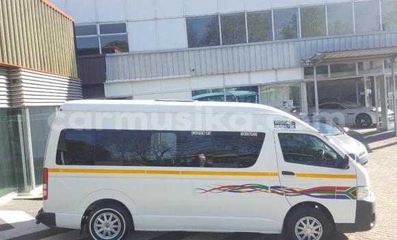 Acheter Occasion Voiture Toyota Hiace Blanc à Beitbridge, Matabeleland South Acheter Occasion Voiture Toyota Hiace Blanc à Beitbridge, Matabeleland South