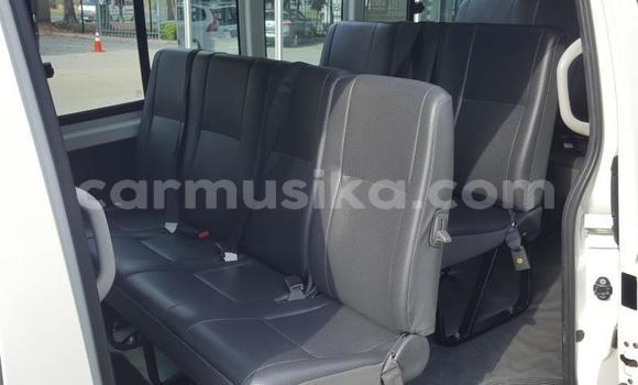 Acheter Occasion Voiture Toyota Hiace Blanc à Beitbridge, Matabeleland South Acheter Occasion Voiture Toyota Hiace Blanc à Beitbridge, Matabeleland South