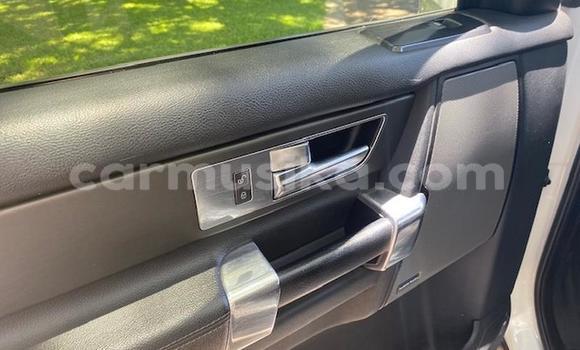 Acheter Occasion Voiture Land Rover Discovery Sport Blanc à Beitbridge, Matabeleland South Acheter Occasion Voiture Land Rover Discovery Sport Blanc à Beitbridge, Matabeleland South