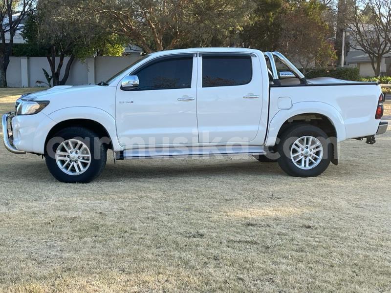 Big with watermark toyota hilux matabeleland south beitbridge 24405