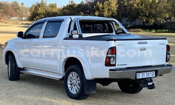Tenga Tsaru Toyota Hilux Chena Mota in Beitbridge in Matabeleland South Tenga Tsaru Toyota Hilux Chena Mota in Beitbridge in Matabeleland South