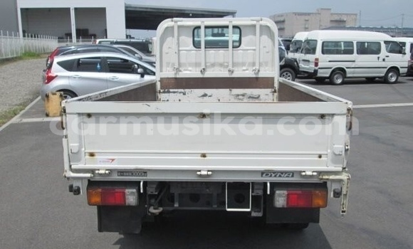 Tenga Imported Toyota Dyna Chena Rori in Beitbridge in Matabeleland South Tenga Imported Toyota Dyna Chena Rori in Beitbridge in Matabeleland South