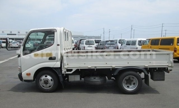 Tenga Imported Toyota Dyna Chena Rori in Beitbridge in Matabeleland South Tenga Imported Toyota Dyna Chena Rori in Beitbridge in Matabeleland South