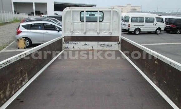 Tenga Imported Toyota Dyna Chena Rori in Beitbridge in Matabeleland South Tenga Imported Toyota Dyna Chena Rori in Beitbridge in Matabeleland South