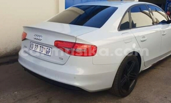 Acheter Occasion Voiture Audi A4 Blanc à Chinhoyi, Mashonaland West Acheter Occasion Voiture Audi A4 Blanc à Chinhoyi, Mashonaland West