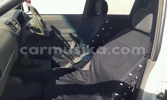 Acheter Occasion Voiture Isuzu KB Blanc à Beitbridge, Matabeleland South Acheter Occasion Voiture Isuzu KB Blanc à Beitbridge, Matabeleland South