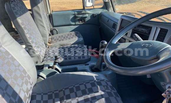 Acheter Occasion Utilitaire Nissan UD Blanc à Beitbridge, Matabeleland South Acheter Occasion Utilitaire Nissan UD Blanc à Beitbridge, Matabeleland South