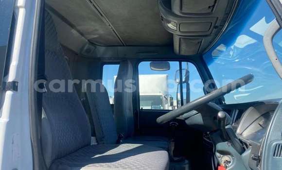 Nunua Ilio tumika Nissan UD Nyeupe Lori ndani ya Beitbridge nchini Matabeleland Kusini Nunua Ilio tumika Nissan UD Nyeupe Lori ndani ya Beitbridge nchini Matabeleland Kusini