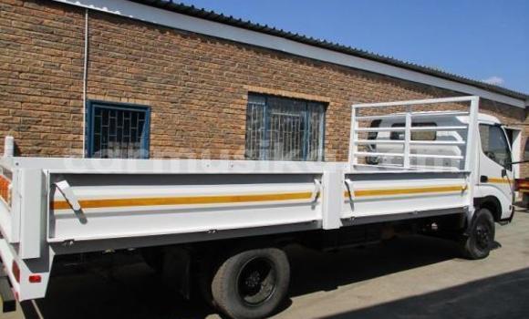 Acheter Occasion Utilitaire Toyota Dyna Blanc à Beitbridge, Matabeleland South Acheter Occasion Utilitaire Toyota Dyna Blanc à Beitbridge, Matabeleland South