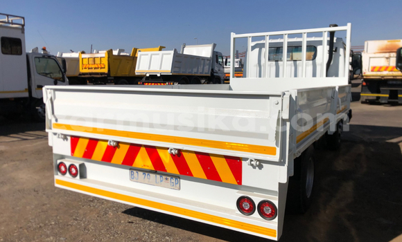 Buy Used Nissan UD White Truck in Beitbridge in Matabeleland South Buy Used Nissan UD White Truck in Beitbridge in Matabeleland South