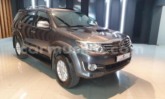 Acheter Occasion Voiture Toyota Fortuner Gris à Beitbridge, Matabeleland South Acheter Occasion Voiture Toyota Fortuner Gris à Beitbridge, Matabeleland South