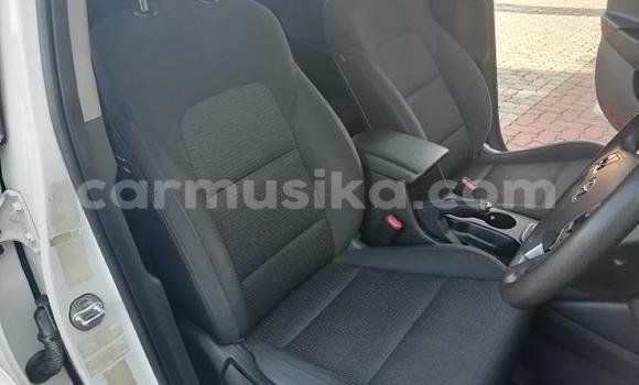 Acheter Occasion Voiture Hyundai Tucson Blanc à Beitbridge, Matabeleland South Acheter Occasion Voiture Hyundai Tucson Blanc à Beitbridge, Matabeleland South