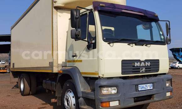 Buy Used Man Silent White Truck in Beitbridge in Matabeleland South