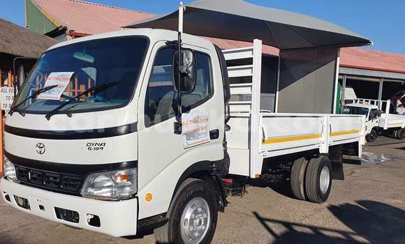 Buy Used Toyota Dyna White Truck in Beitbridge in Matabeleland South Buy Used Toyota Dyna White Truck in Beitbridge in Matabeleland South