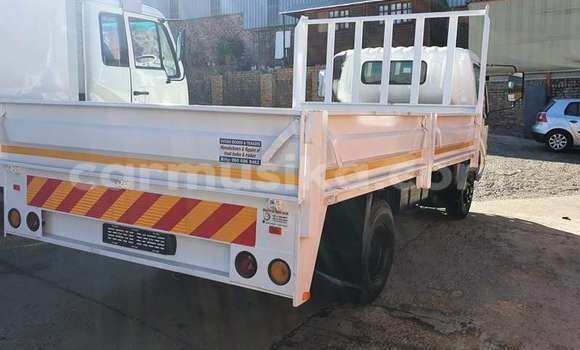 Buy Used Toyota Dyna White Truck in Beitbridge in Matabeleland South Buy Used Toyota Dyna White Truck in Beitbridge in Matabeleland South