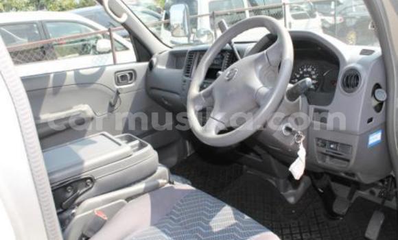 Acheter Occasion Voiture Nissan Caravan Gris à Beitbridge, Matabeleland South Acheter Occasion Voiture Nissan Caravan Gris à Beitbridge, Matabeleland South