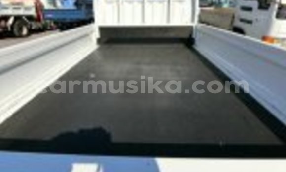 Nunua Ilio tumika Mazda Bongo Nyeupe Gari ndani ya Beitbridge nchini Matabeleland Kusini Nunua Ilio tumika Mazda Bongo Nyeupe Gari ndani ya Beitbridge nchini Matabeleland Kusini