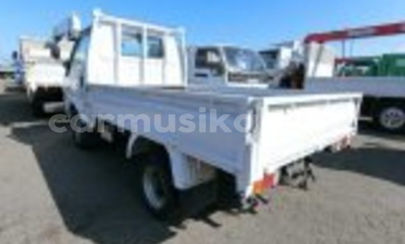 Nunua Ilio tumika Mazda Bongo Nyeupe Gari ndani ya Beitbridge nchini Matabeleland Kusini Nunua Ilio tumika Mazda Bongo Nyeupe Gari ndani ya Beitbridge nchini Matabeleland Kusini