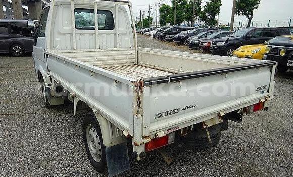Acheter Occasion Voiture Mazda Bongo Blanc à Beitbridge, Matabeleland South Acheter Occasion Voiture Mazda Bongo Blanc à Beitbridge, Matabeleland South