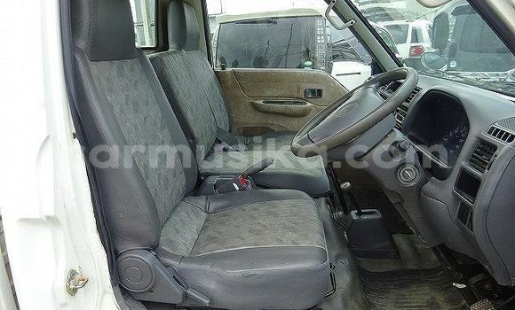 Acheter Occasion Voiture Mazda Bongo Blanc à Beitbridge, Matabeleland South Acheter Occasion Voiture Mazda Bongo Blanc à Beitbridge, Matabeleland South