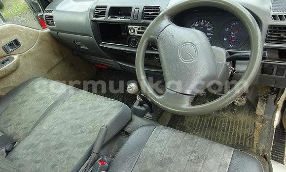 Acheter Occasion Voiture Mazda Bongo Blanc à Beitbridge, Matabeleland South Acheter Occasion Voiture Mazda Bongo Blanc à Beitbridge, Matabeleland South