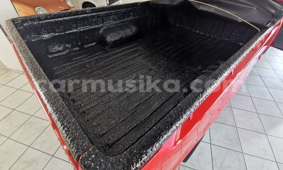 Buy Used Toyota Hilux Red Car in Beitbridge in Matabeleland South Buy Used Toyota Hilux Red Car in Beitbridge in Matabeleland South