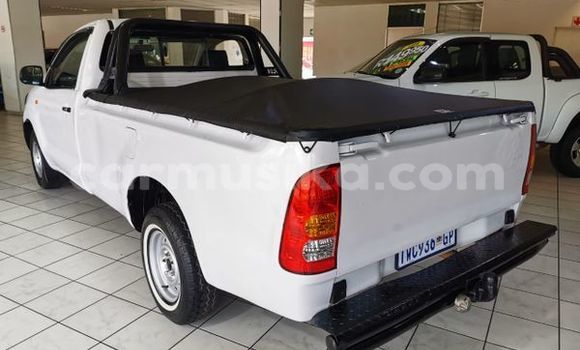 Buy Used Toyota Hilux White Car in Beitbridge in Matabeleland South Buy Used Toyota Hilux White Car in Beitbridge in Matabeleland South