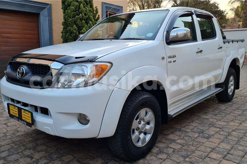 Big with watermark toyota hilux matabeleland south beitbridge 24456